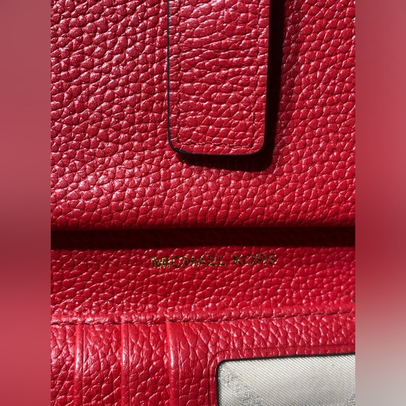 Michael Kors Adele mulberry Leather Smartphone Wallet EUC - Picture 12 of 15